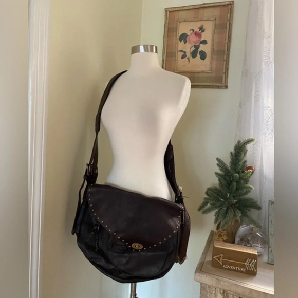 Free People Demi Distressed Messenger Bag in Dark Brown NWT $178 - Picture 2 of 7